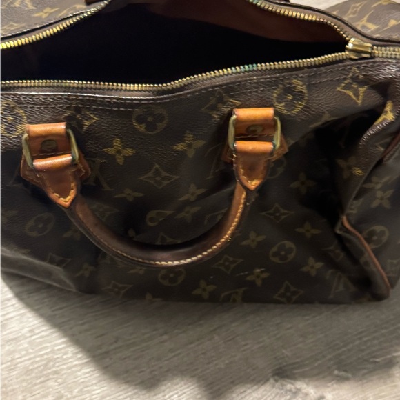 Authentic Luxury Louis Vuitton Brown Monogram Travel Duffel Bag - Picture 2 of 3